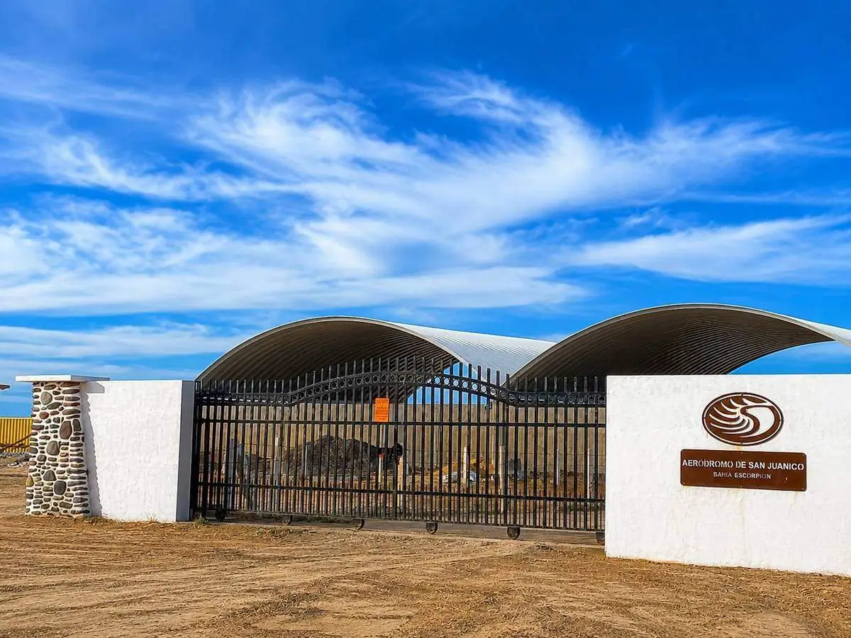 Arcotecho gemelo hermanado para gran superficie industrial