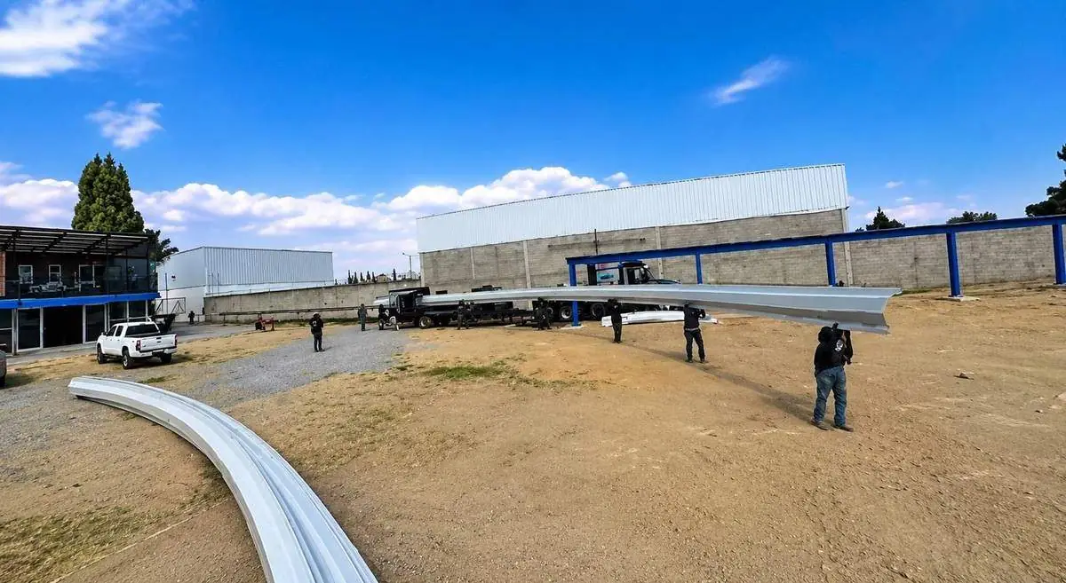 Rolado de lámina en sitio para arco techo sin estructura